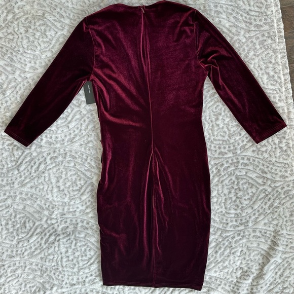 ✨NWT✨Anything For You Burgundy Velvet Bodycon Dress Lulus size Medium - Picture 10 of 14